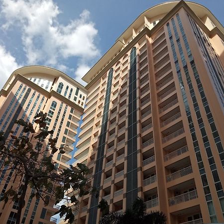 Venice Mckinley Hill Taguig Bgc Exterior photo